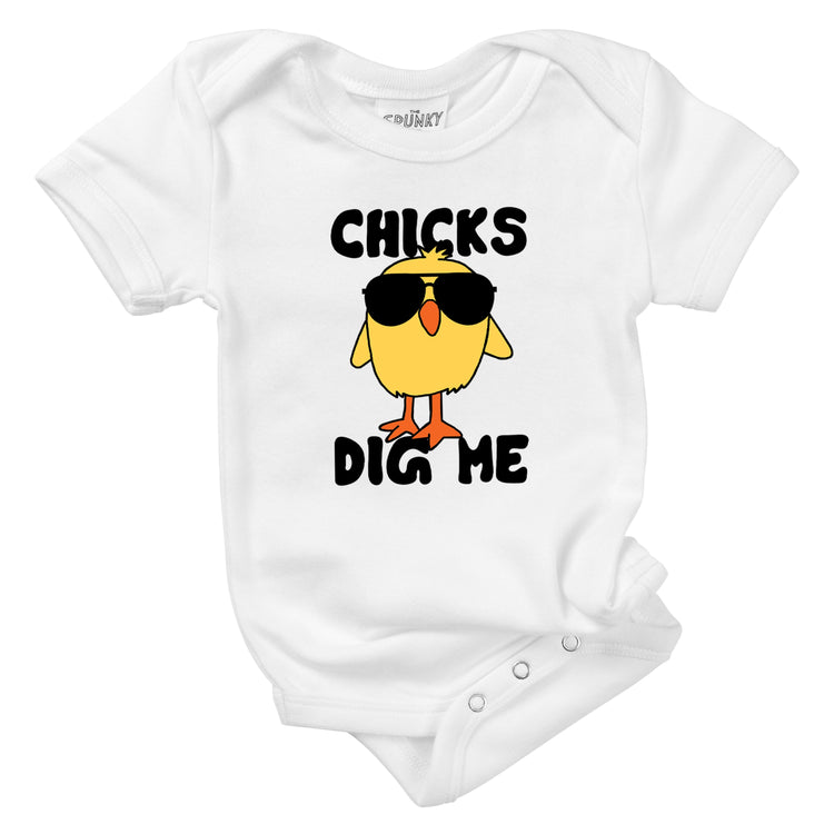 CHICKS DIG ME